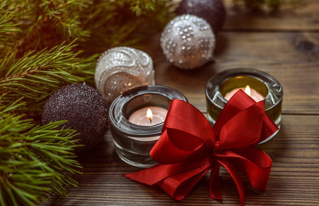 christmas candles decoration-2926962.jpg